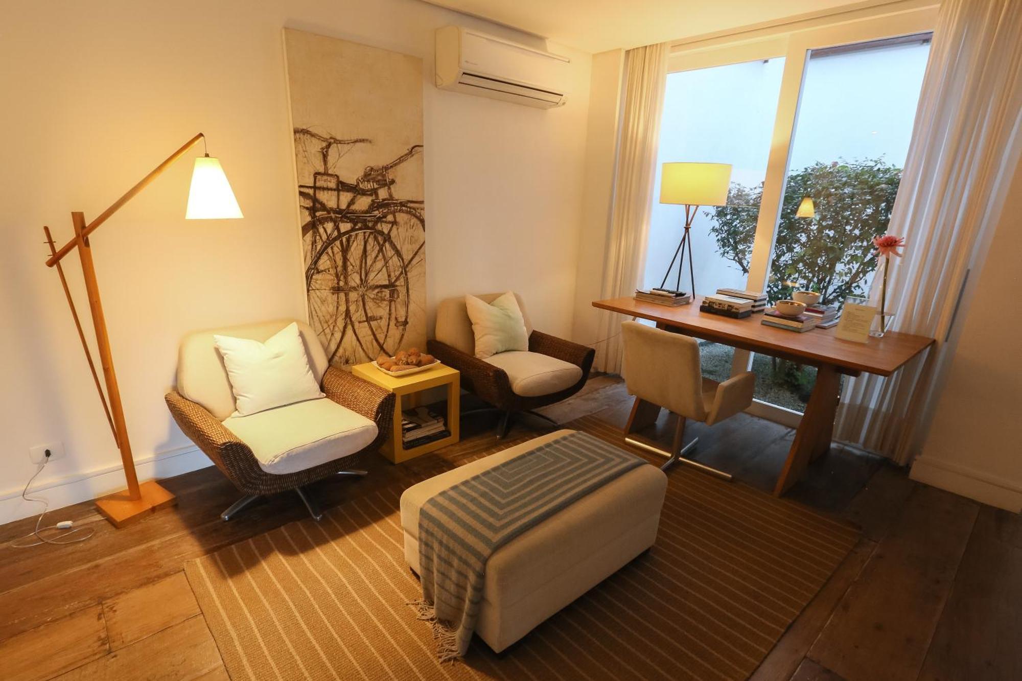 Tropical Contemporary Suites Парати Экстерьер фото