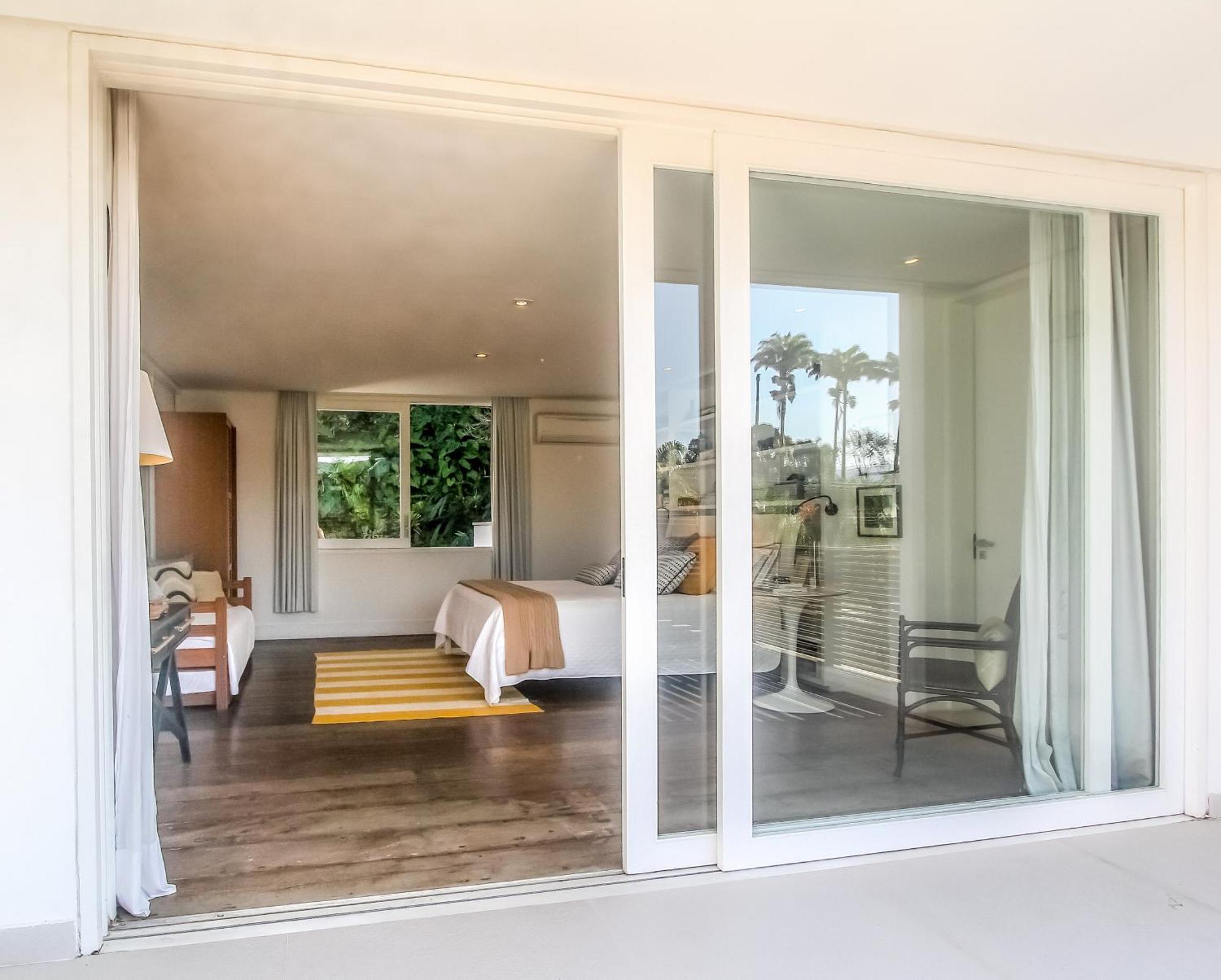 Tropical Contemporary Suites Парати Экстерьер фото