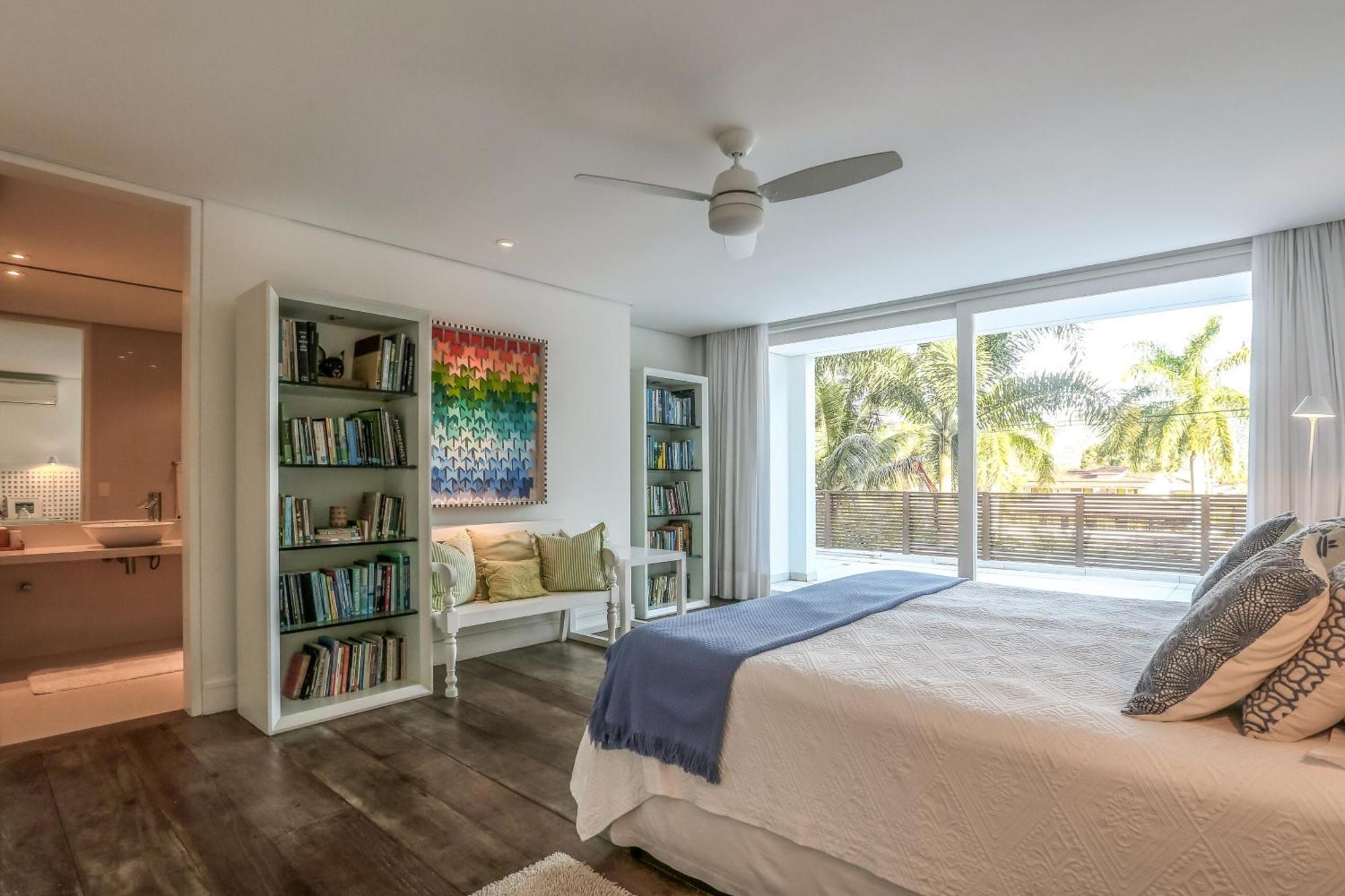 Tropical Contemporary Suites Парати Экстерьер фото